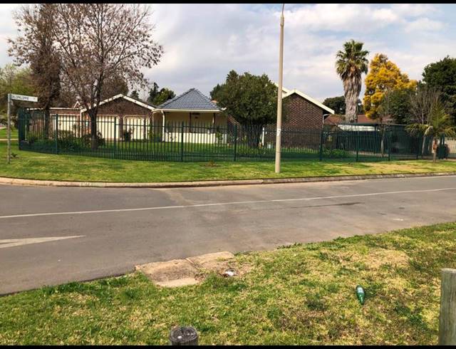 4 BEDROOM PROPERTY TO RENT IN BIRCH ACRES